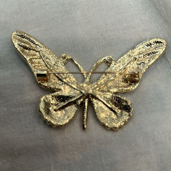 Colorful crystals Butterfly Brooch - Picture 2 of 5